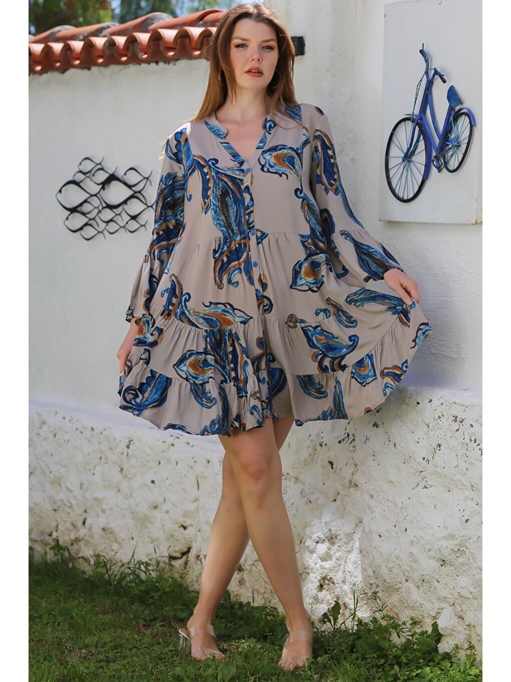 Bej-Mavi V Yaka Fırfırlı Kol Şal Desenli Düğmeli Eteği Fırfırlı Casual Viskon Dokuma Elbise 95 60-3