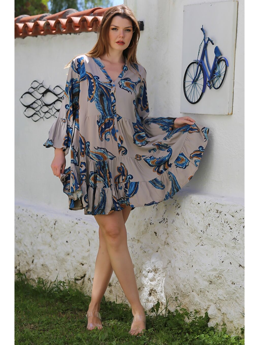 Bej-Mavi V Yaka Fırfırlı Kol Şal Desenli Düğmeli Eteği Fırfırlı Casual Viskon Dokuma Elbise 95 60-4