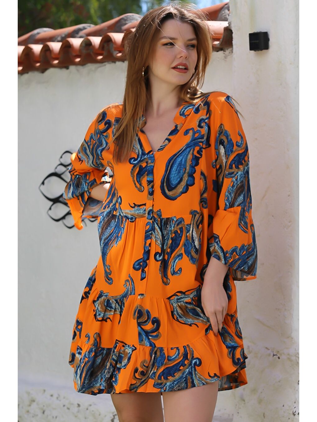 Turuncu V Yaka Fırfırlı Kol Şal Desenli Düğmeli Eteği Fırfırlı Casual Viskon Dokuma Elbise 95 60-3