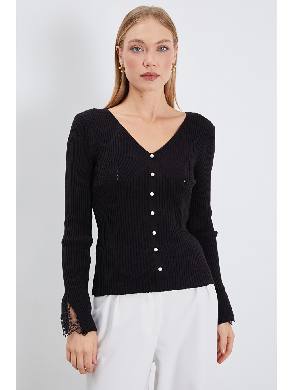 Siyah Dantelli İnci Detaylı V Yaka Slim Fit Triko Bluz-3