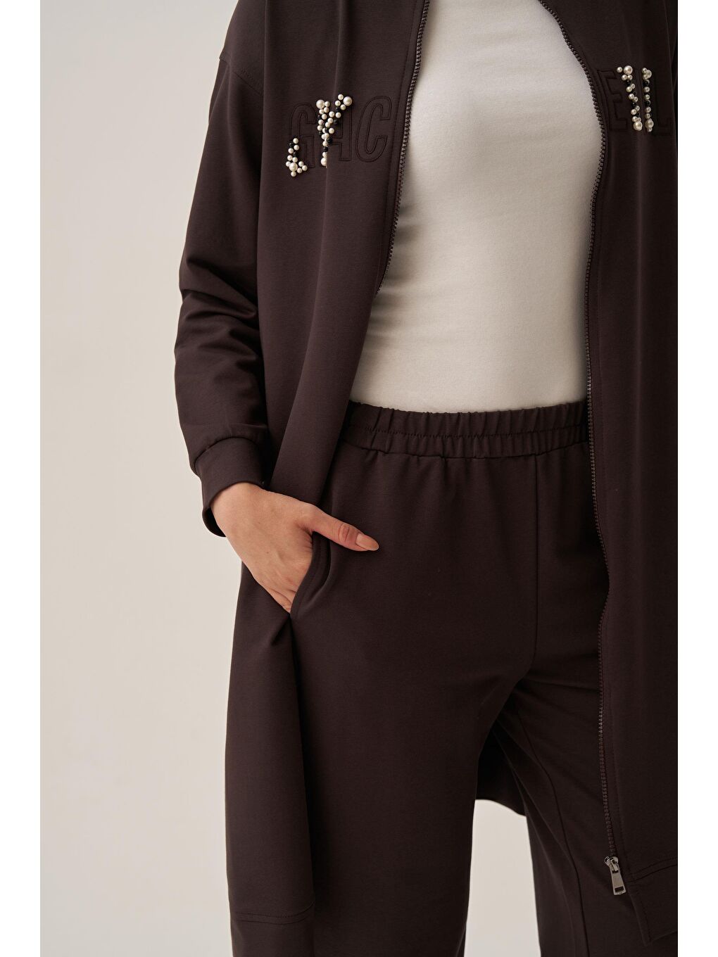 Kahverengi Acı Kahve-Pamuklu Nakışlı Eşofman Takımı-5