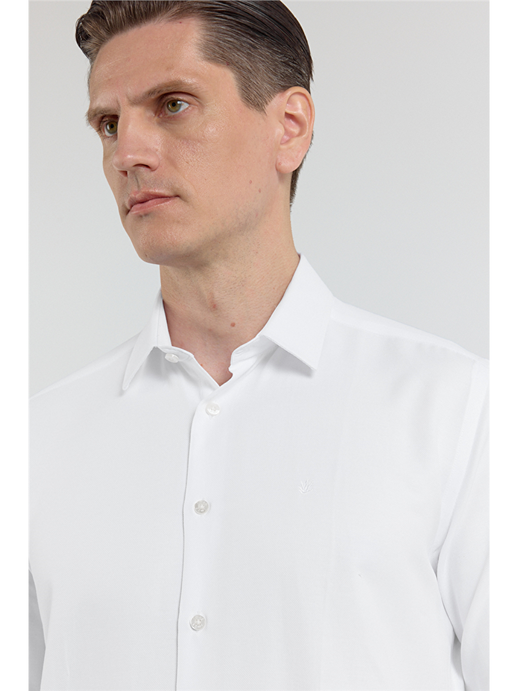 Beyaz Sert Yaka Uzun Kol Cepsiz Slim Fit Pamuklu Gömlek 1004255284-3