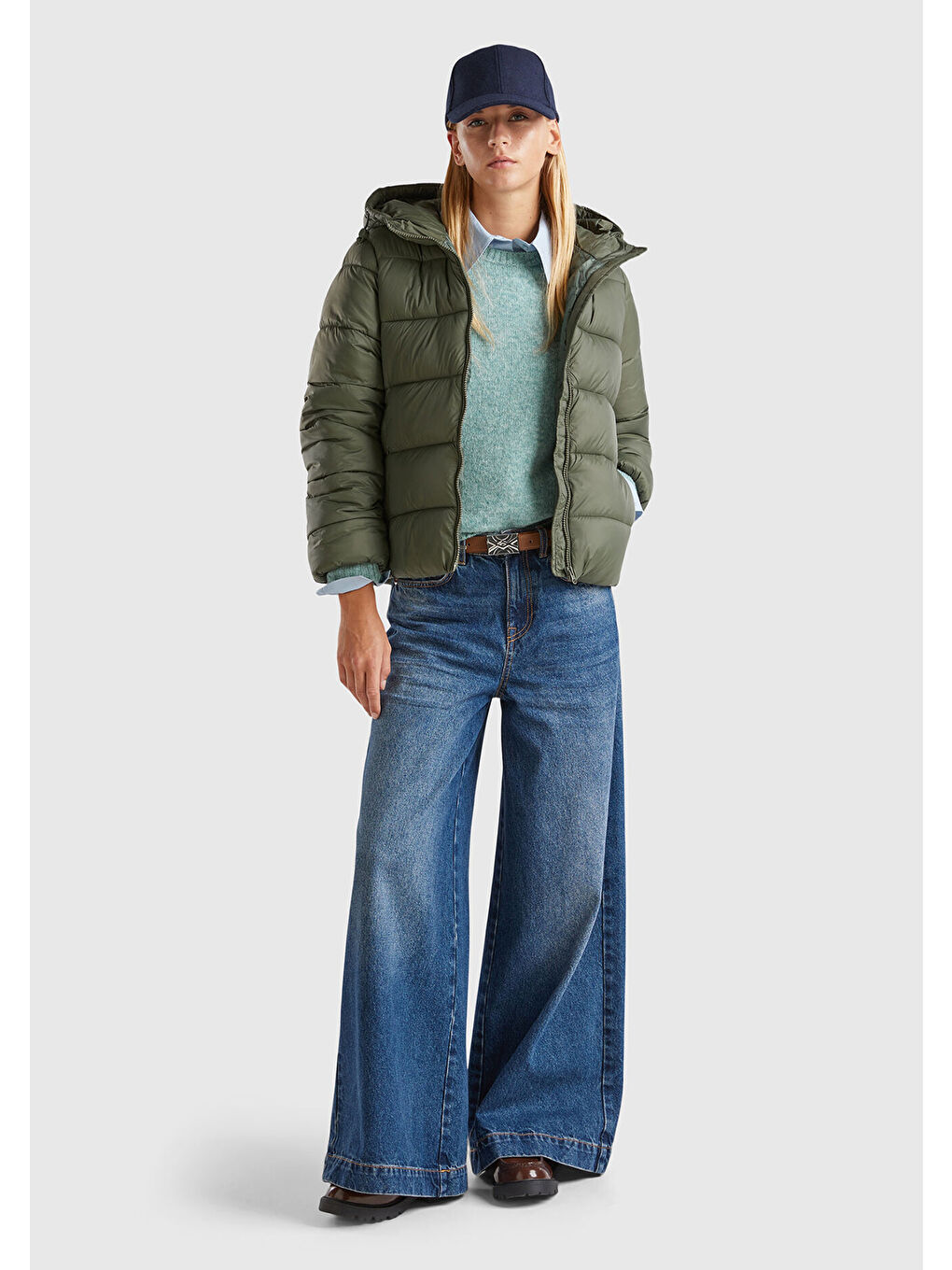 Kadın Yeşil Önü Cepli Fermuar Kapamalı Büzgü Kapüşonlu Mont