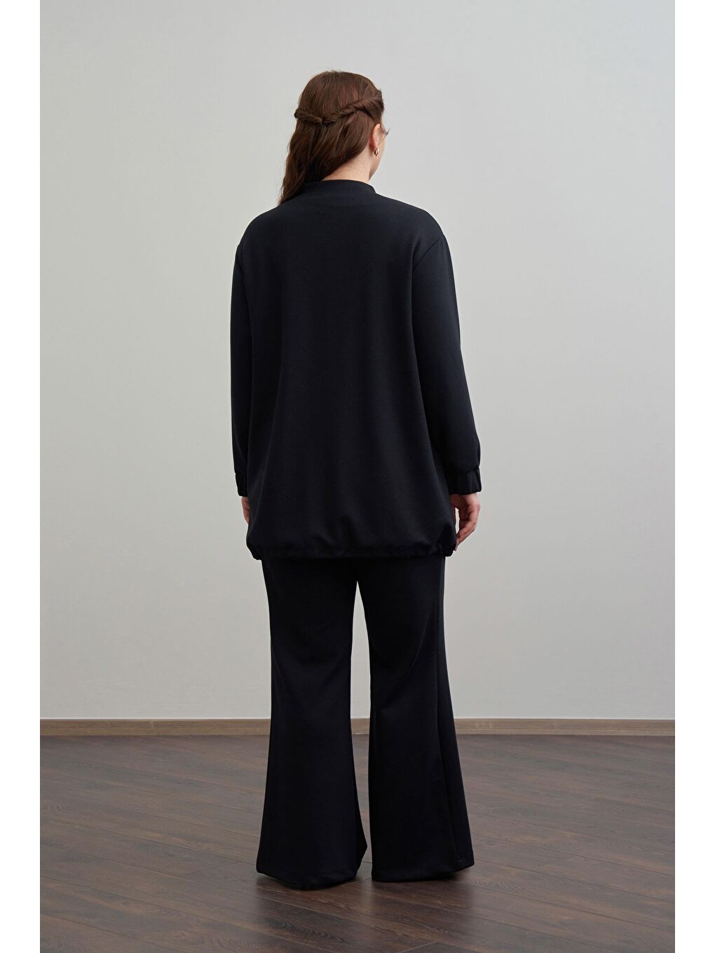 Siyah-Yumuşak Dokulu Kolej Yakalı Eşofman Takımı-3