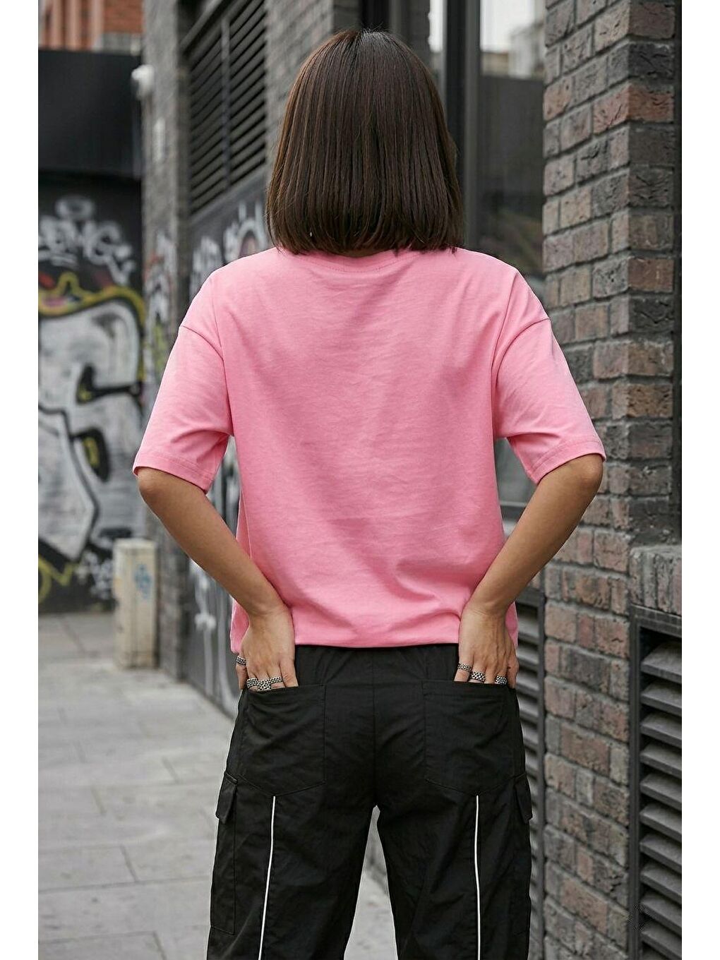 Pembe Zey Oversize V Yaka Basic Kadın Tişört - Düşük Omuzlu Salaş Kesim-2