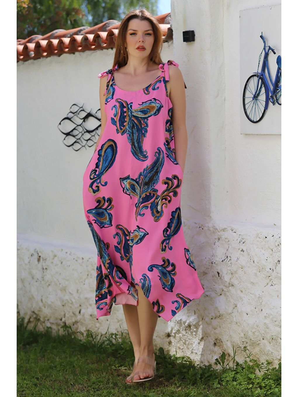 Pembe Yakasız Askılı Şal Desenli Gizli Cepli Casual Viskon Dokuma Elbise 125 58-1