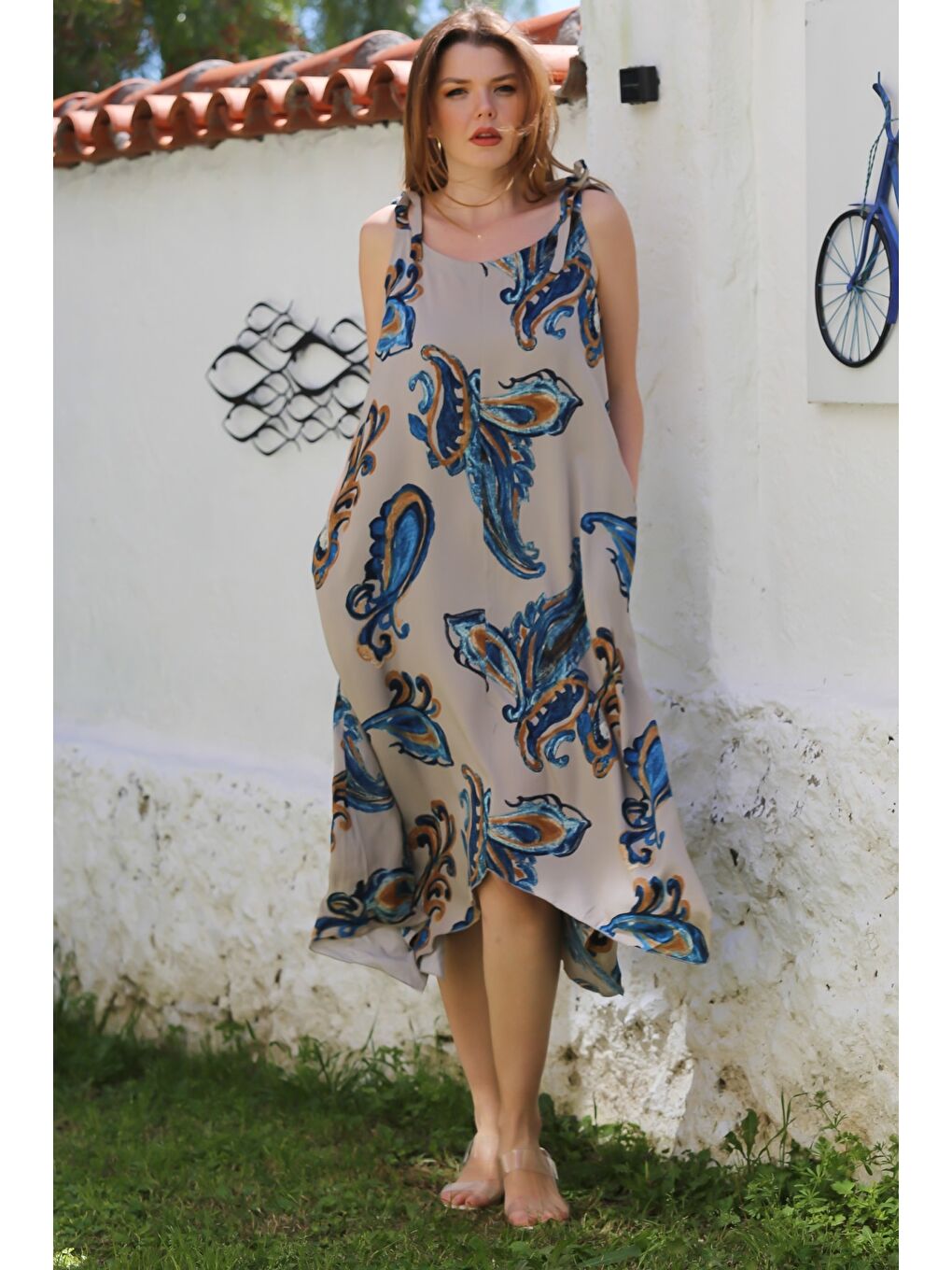 Bej-Mavi Yakasız Askılı Şal Desenli Gizli Cepli Casual Viskon Dokuma Elbise 125 58