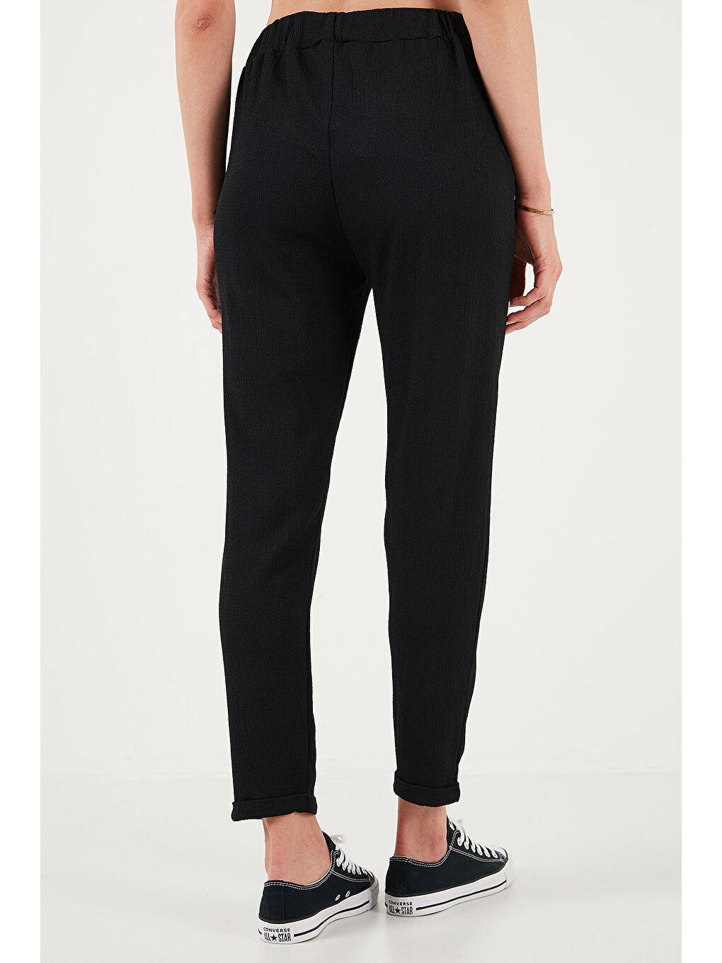 Siyah Belden Bağlamalı Cepli Kısa Paça Dar Kesim Pantolon 5869017-5