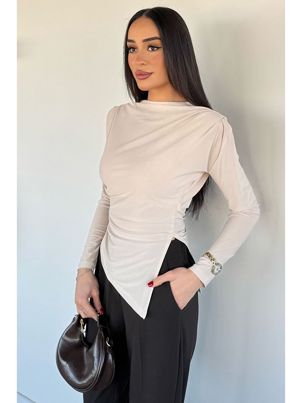 Bej Kadın Bel Ve Omuz Büzgülü Vatkalı Bluz