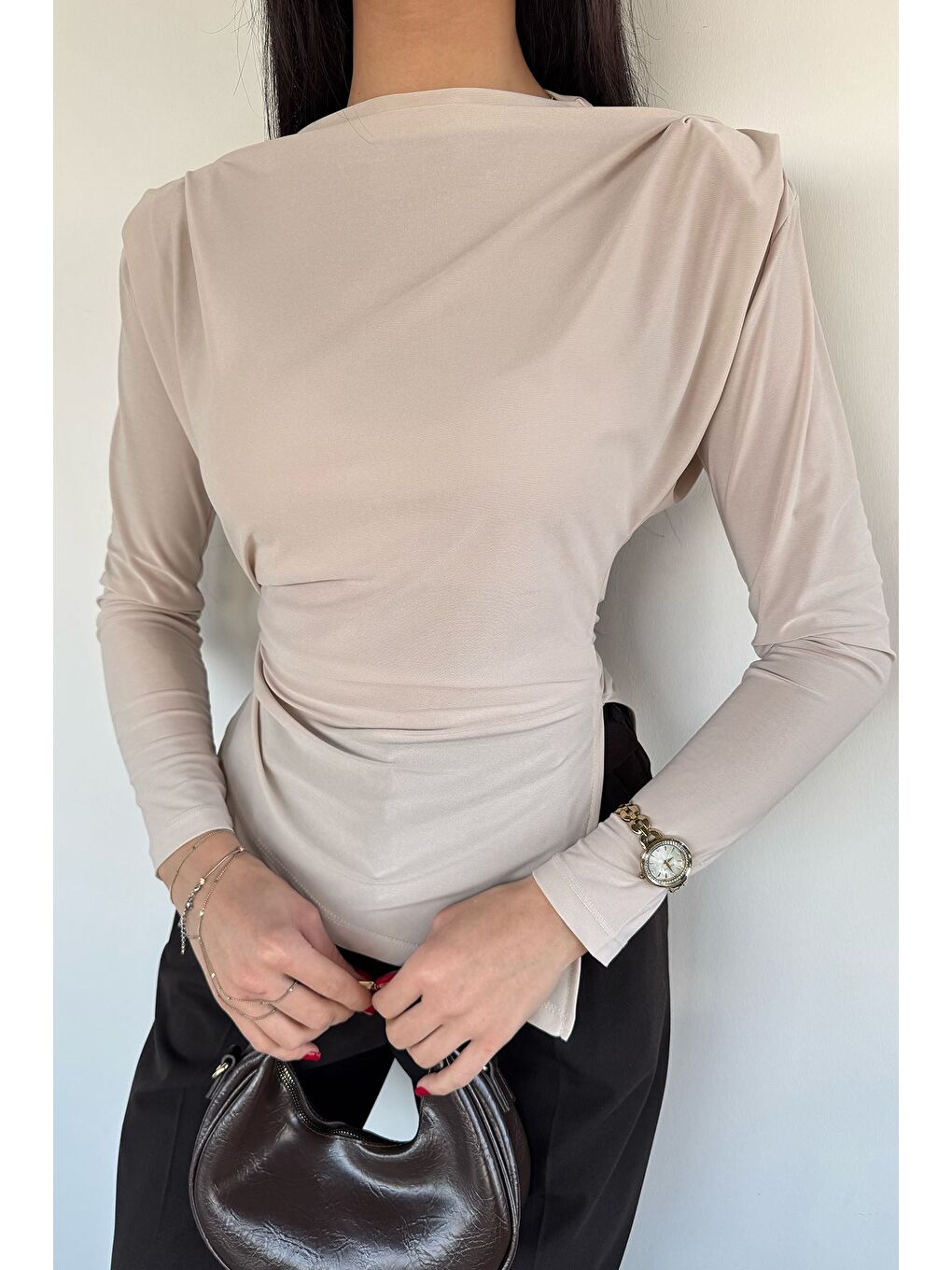 Bej Kadın Bel Ve Omuz Büzgülü Vatkalı Bluz-2