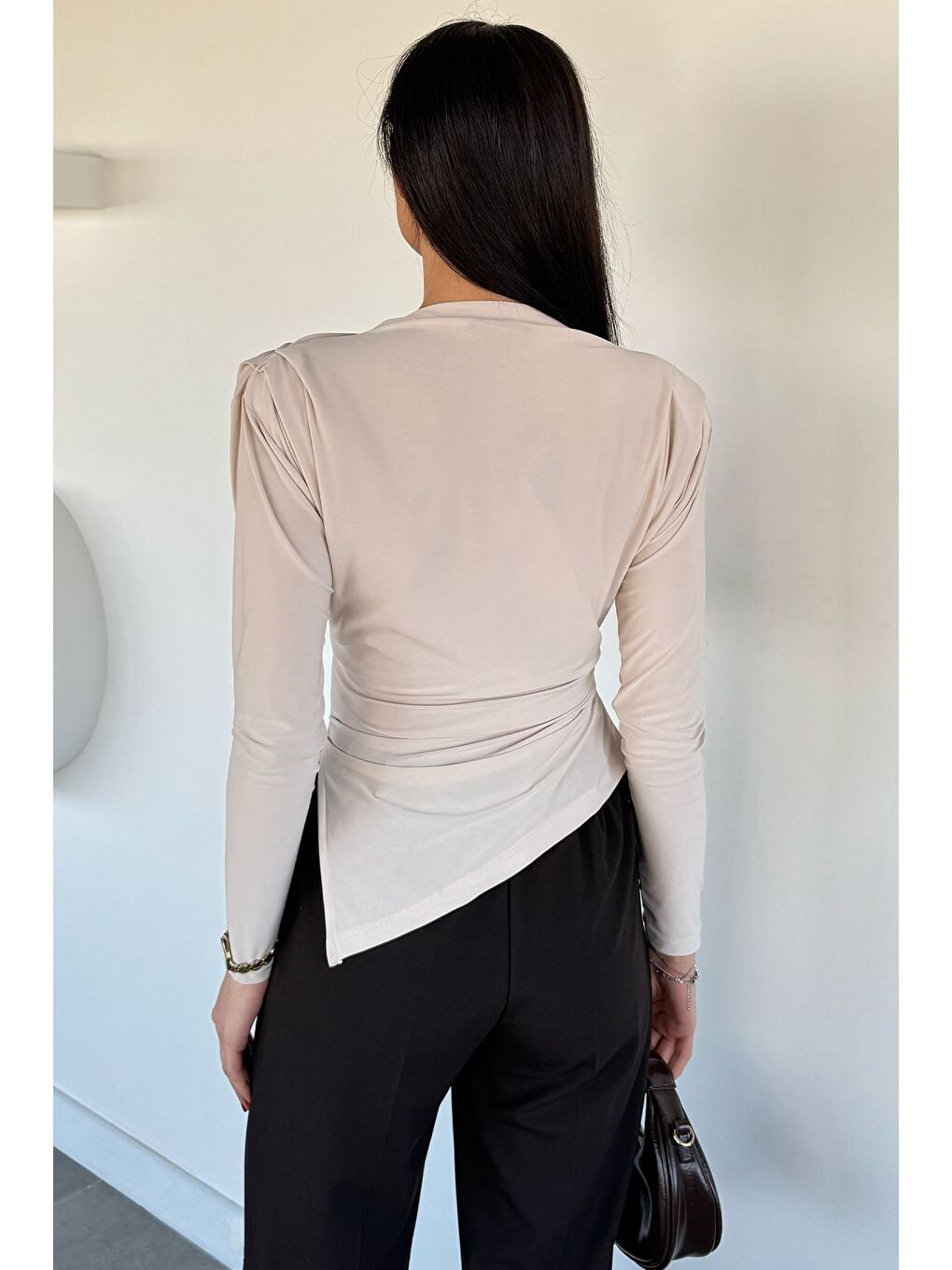 Bej Kadın Bel Ve Omuz Büzgülü Vatkalı Bluz-3