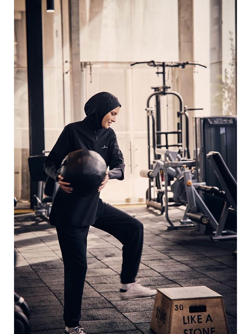 Active Uzun Kollu Yakası Fermuarlı Siyah Tesettür Antrenman Tişörtü Act-9-3