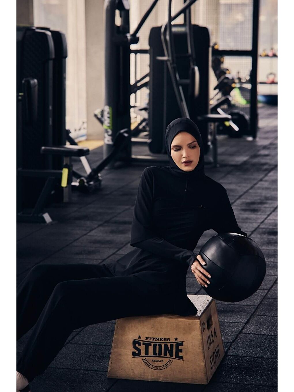 Active Uzun Kollu Yakası Fermuarlı Siyah Tesettür Antrenman Tişörtü Act-9-4