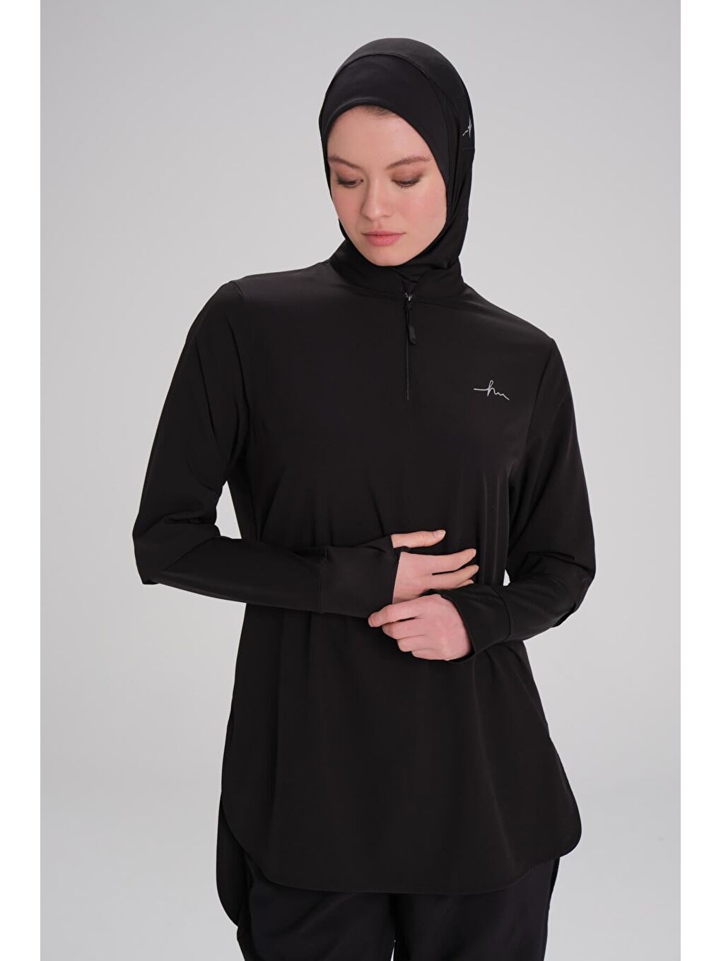 Active Uzun Kollu Yakası Fermuarlı Siyah Tesettür Antrenman Tişörtü Act-9-9