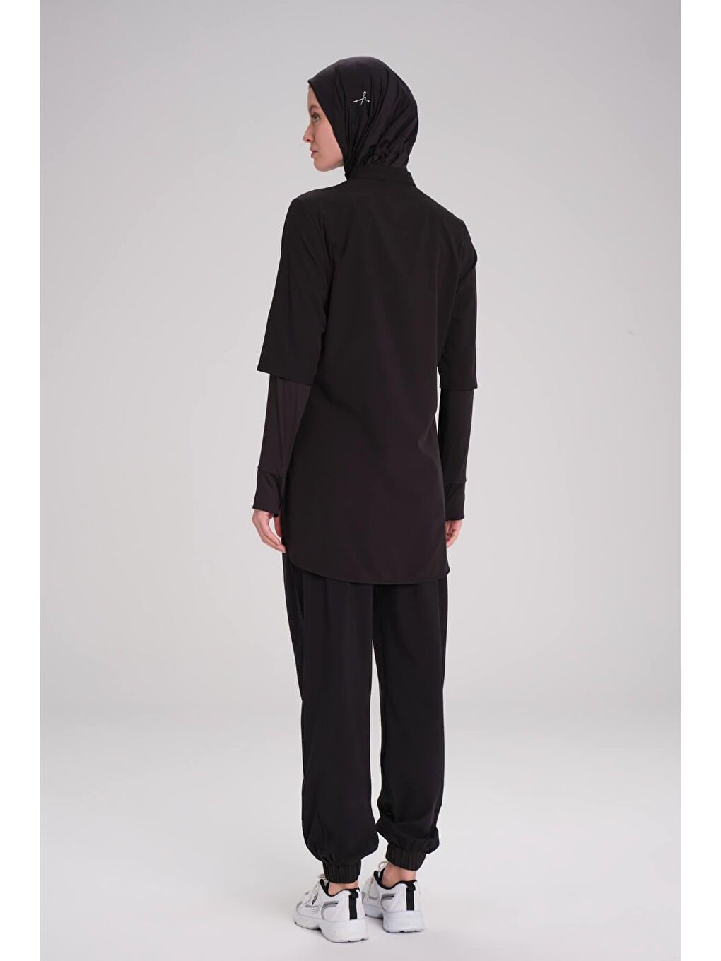 Active Uzun Kollu Yakası Fermuarlı Siyah Tesettür Antrenman Tişörtü Act-9-11