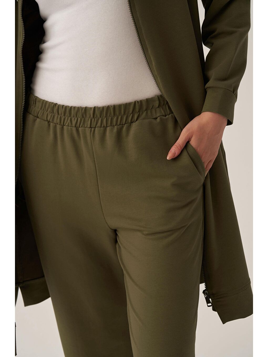 Haki-Pamuklu Nakışlı Eşofman Takımı-4