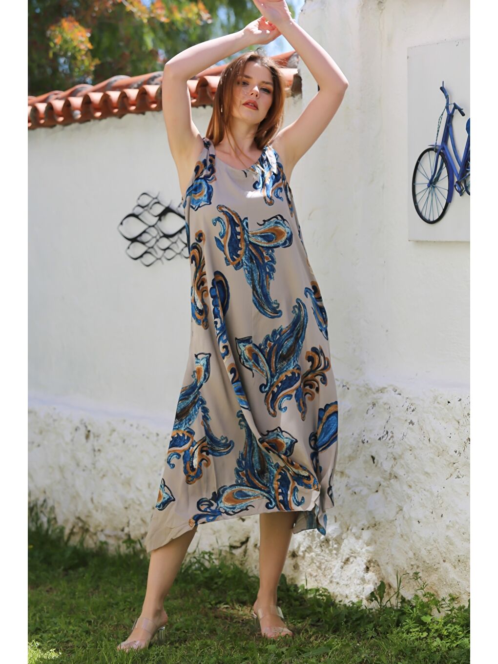 Bej-Mavi Yakasız Askılı Şal Desenli Gizli Cepli Casual Viskon Dokuma Elbise 125 58-5