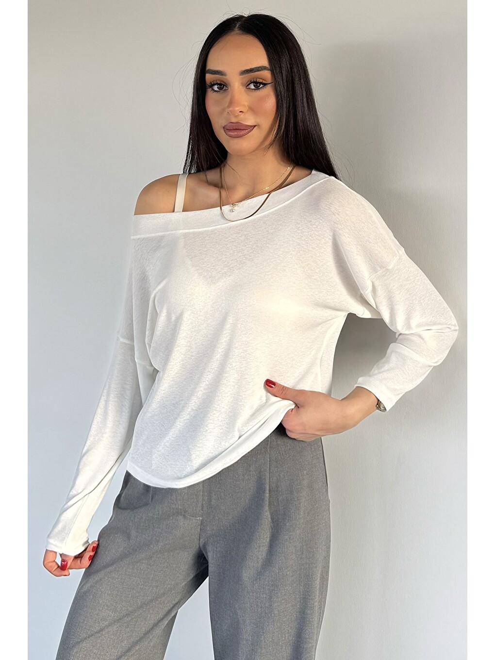 Ekru Kadın Kayık Yaka Elastanlı Basic Bluz