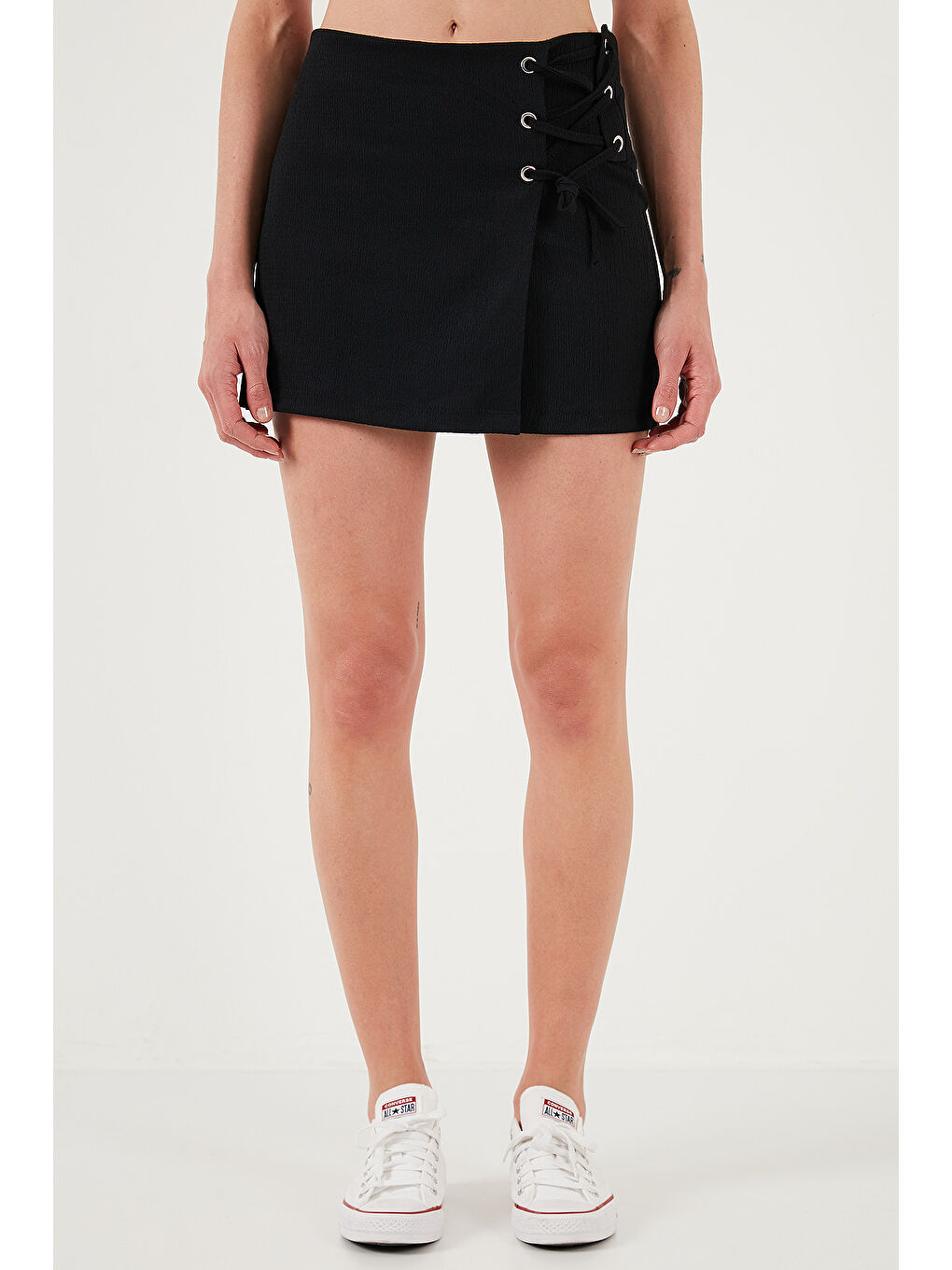 Siyah Streç Bağlamalı Slim Fit Yüksek Bel Mini Şort Etek 5865745-1