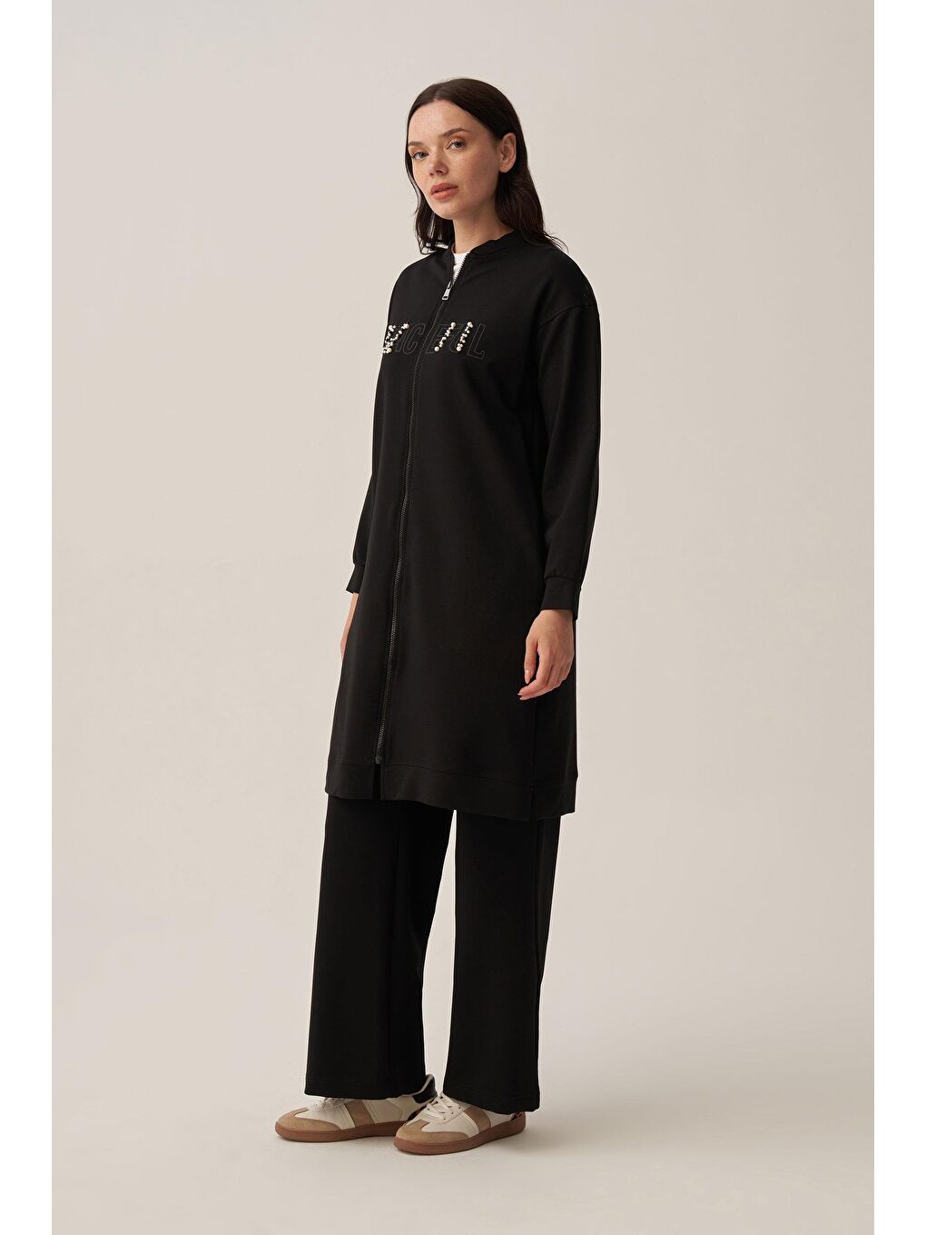 Siyah-Pamuklu Nakışlı Eşofman Takımı-1