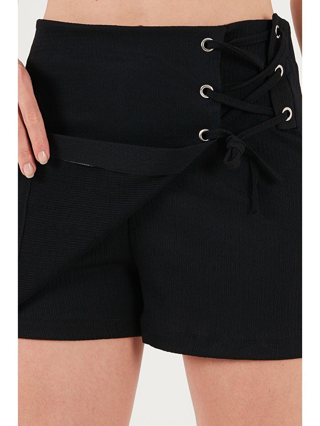 Siyah Streç Bağlamalı Slim Fit Yüksek Bel Mini Şort Etek 5865745-5