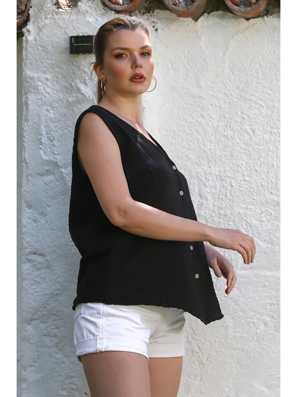 Siyah V Yaka Kolsuz Düğmeli Casual Müslin Dokuma Bluz 70 60-1