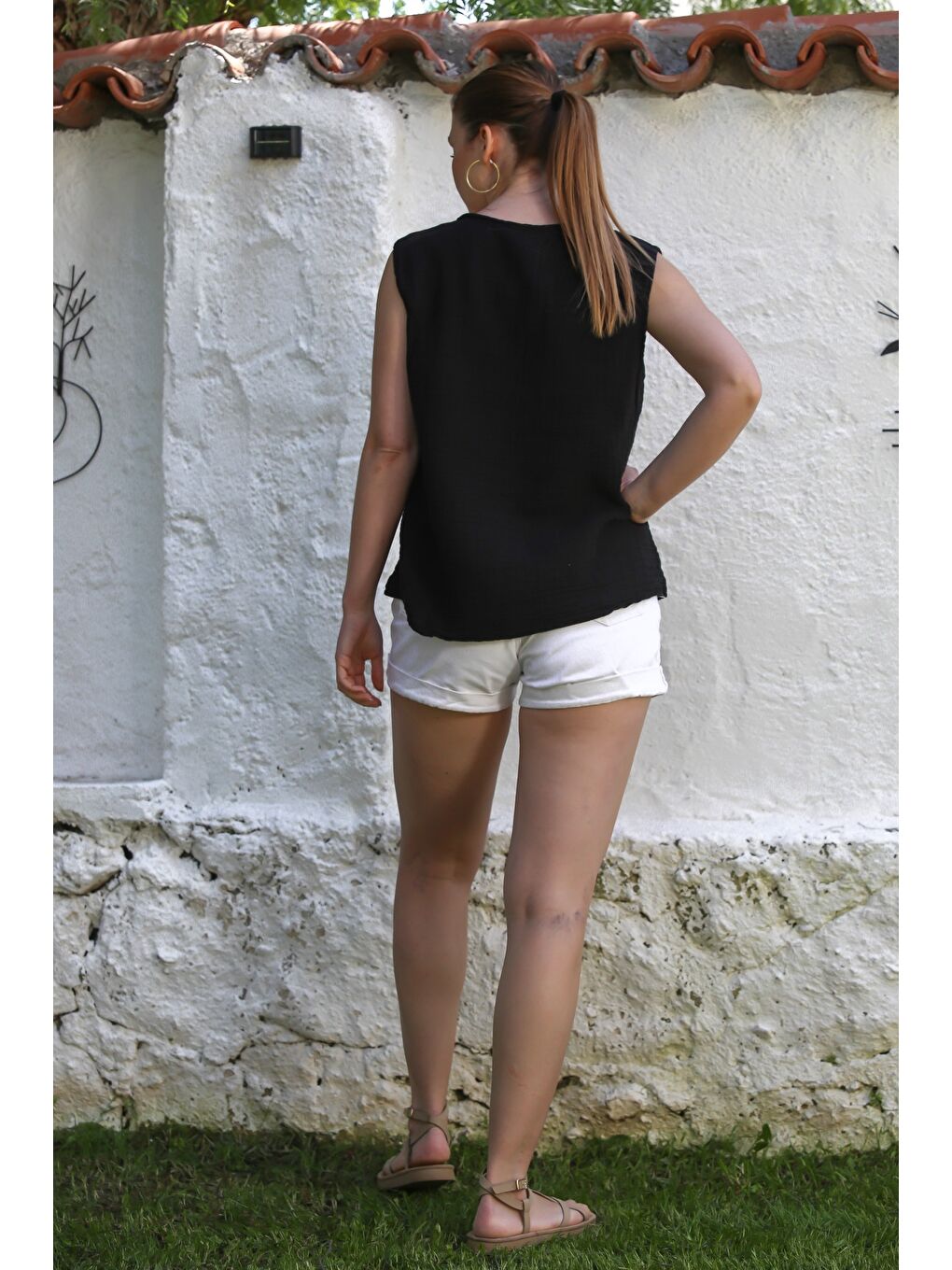 Siyah V Yaka Kolsuz Düğmeli Casual Müslin Dokuma Bluz 70 60-4