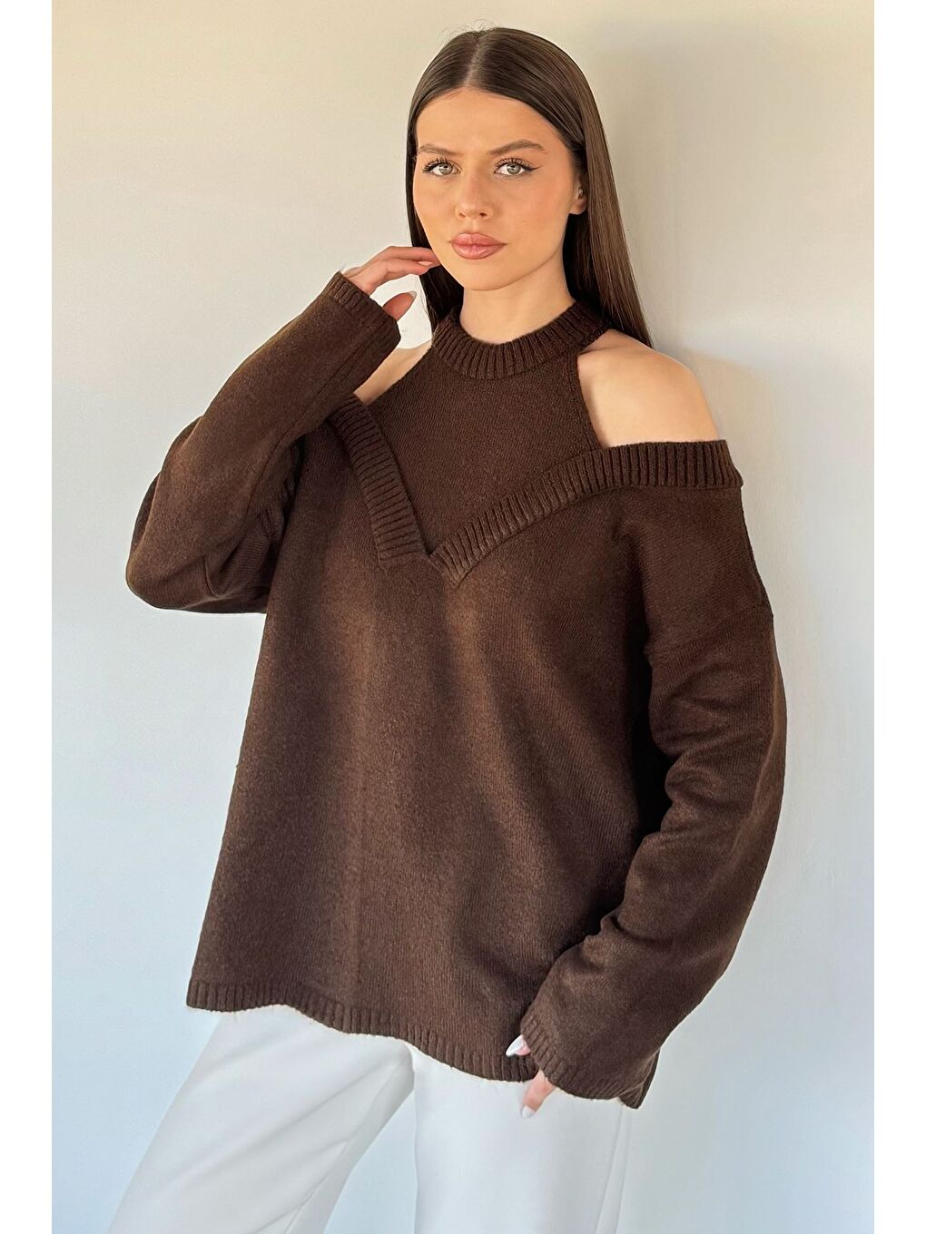 Kahverengi Halter Yaka Kadın Triko Bluz-1