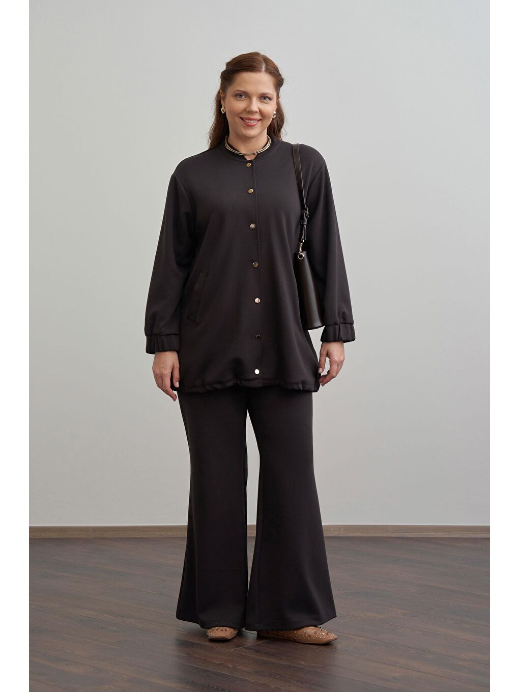 Kahverengi Acı Kahve-Yumuşak Dokulu Kolej Yakalı Eşofman Takımı