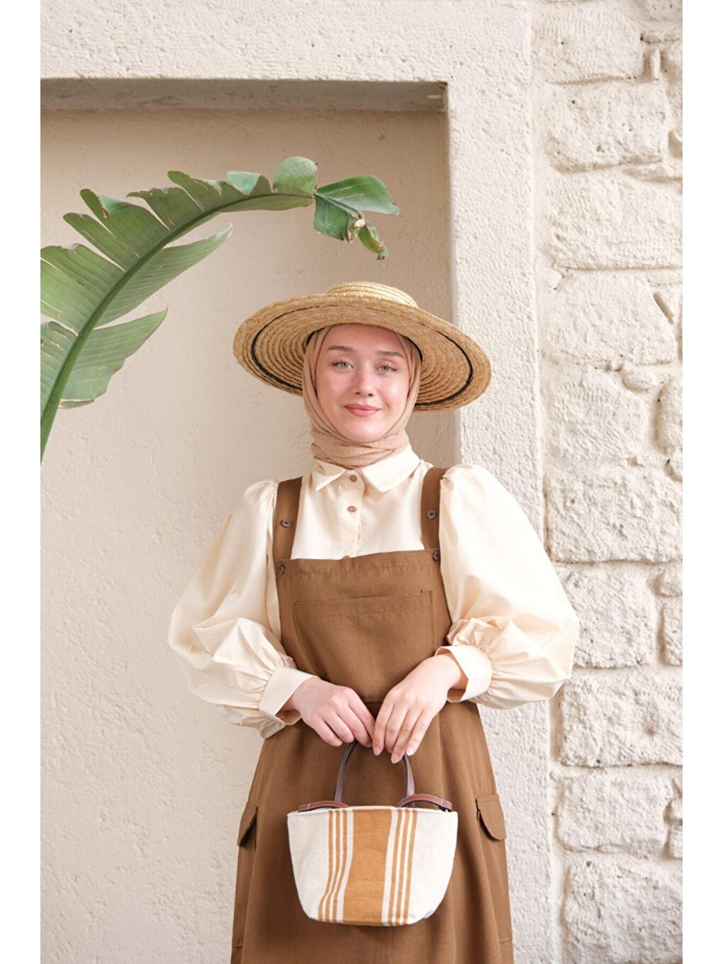 Kahverengi Acı Kahve Keten Etekli Salopet & Krem Klasik Yaka Crop Gömlek-4