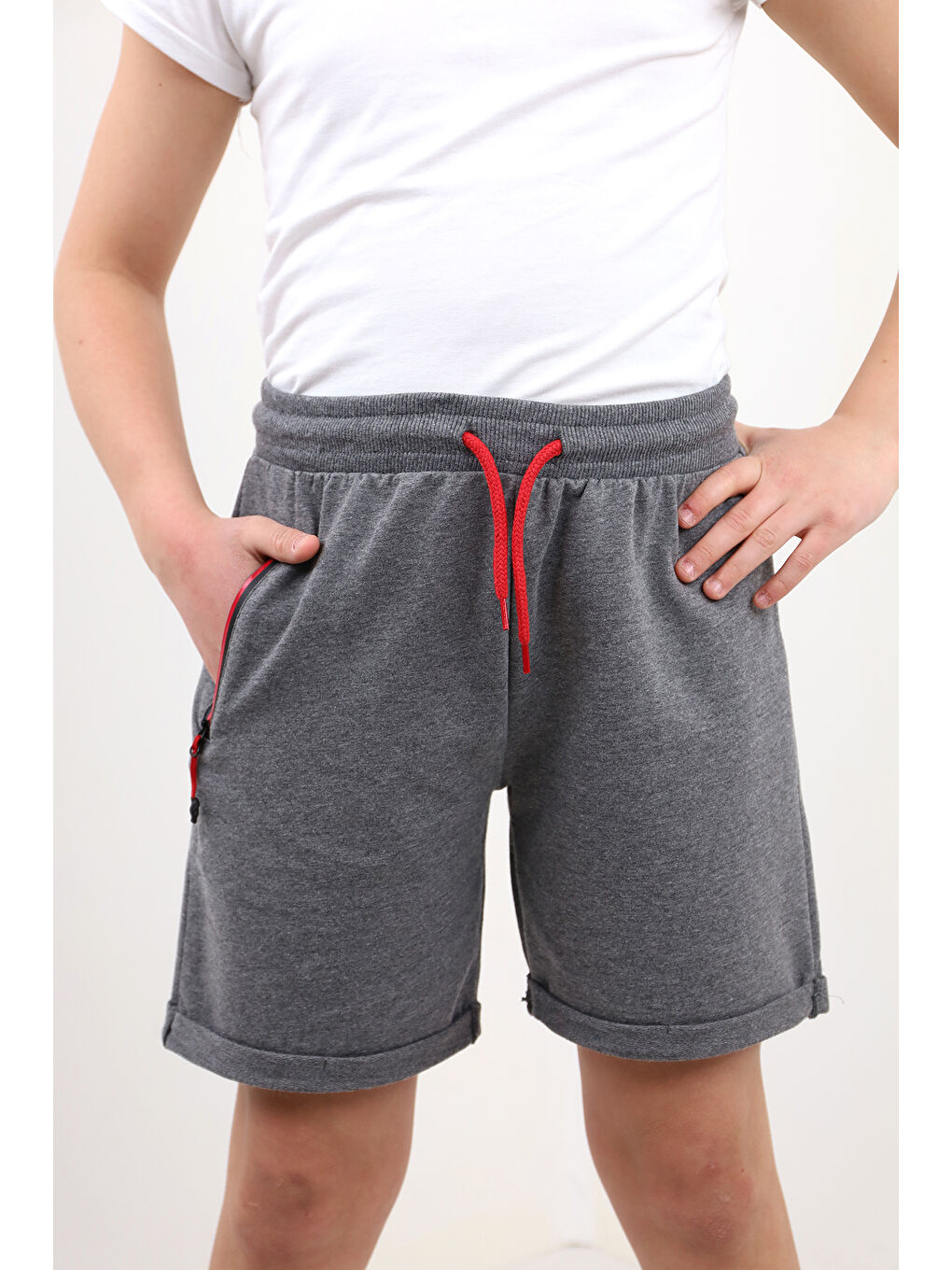 Antrasit Erkek Çocuk Arka Cep Detaylı Sport Like Tnty Nakışlı Şort