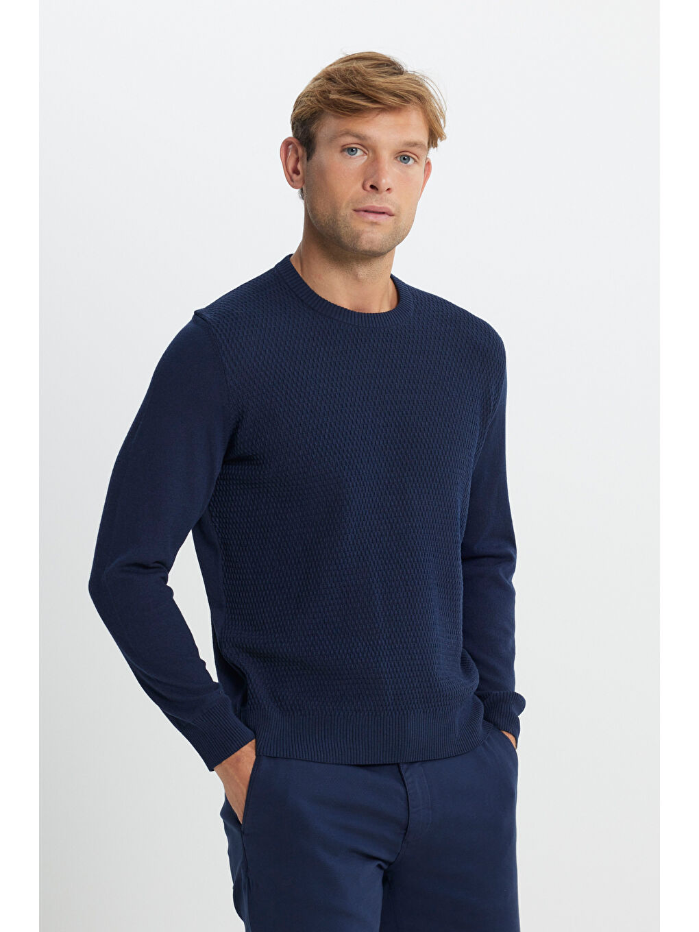 Erkek Lacivert Pamuklu Standart Fit Normal Kesim Bisiklet Yaka Jakarlı Triko Kazak