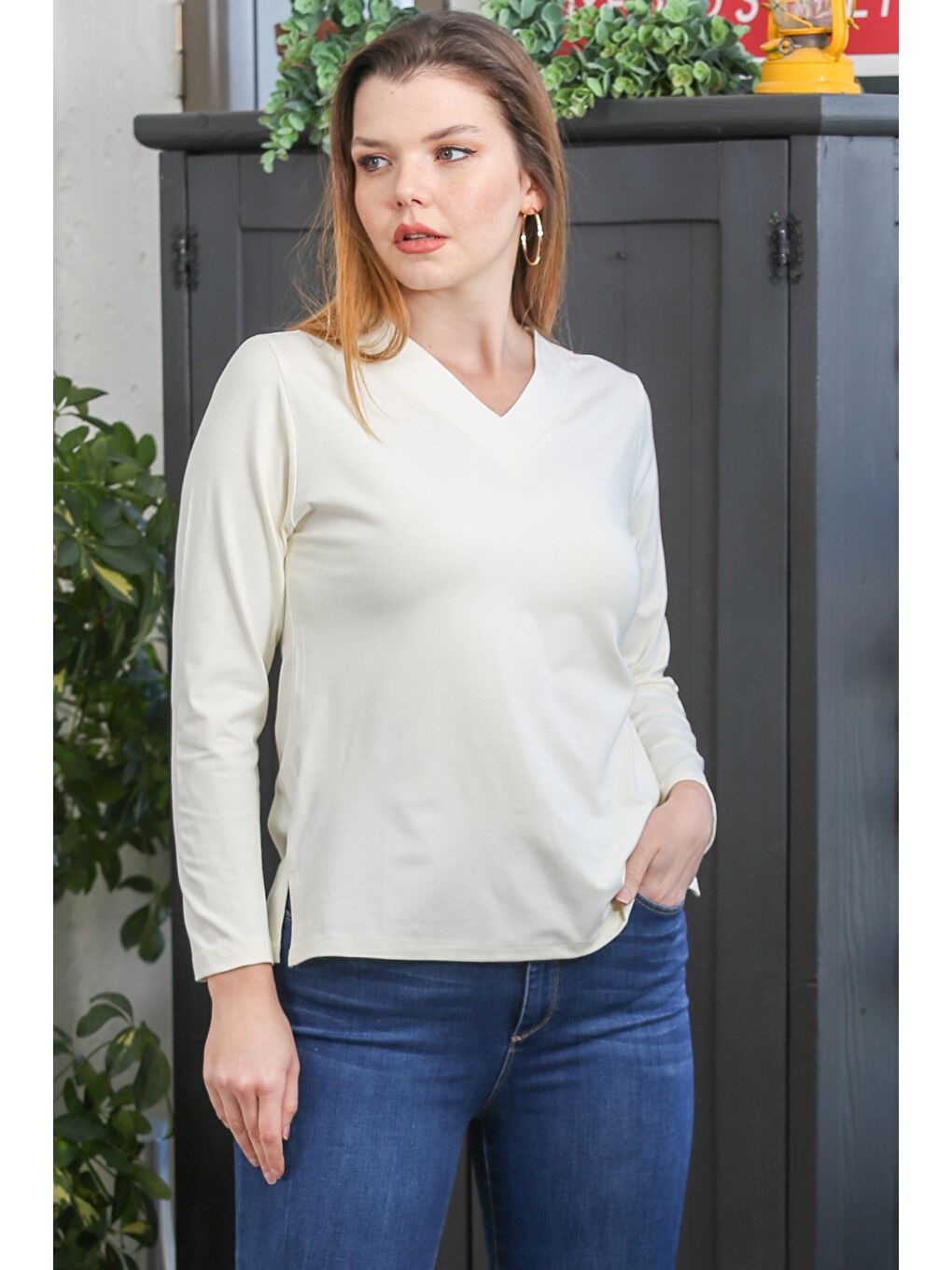 Bej V Yaka Uzun Kol Yırtmaçlı Casual Örme Bluz-1