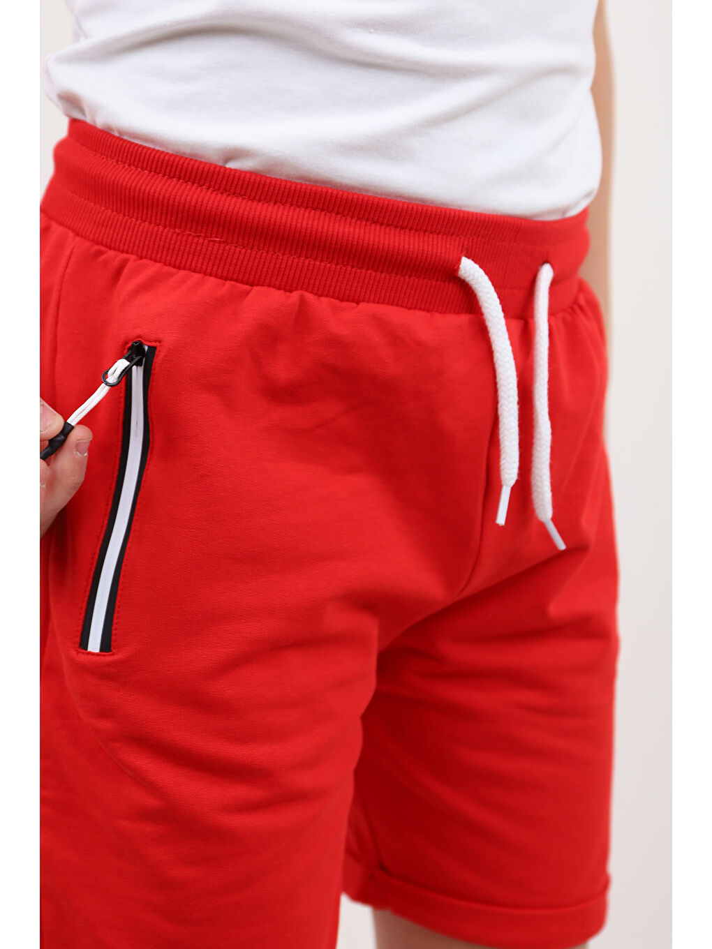 Kırmızı Erkek Çocuk Arka Cep Detaylı Sport Like Tnty Nakışlı Şort-1