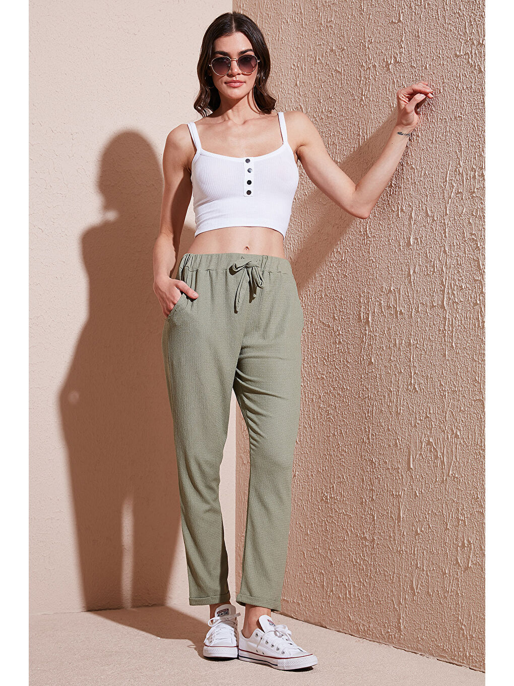 Yeşil Belden Bağlamalı Cepli Kısa Paça Dar Kesim Pantolon 5869017