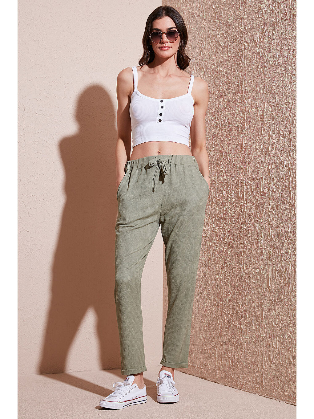 Yeşil Belden Bağlamalı Cepli Kısa Paça Dar Kesim Pantolon 5869017-1