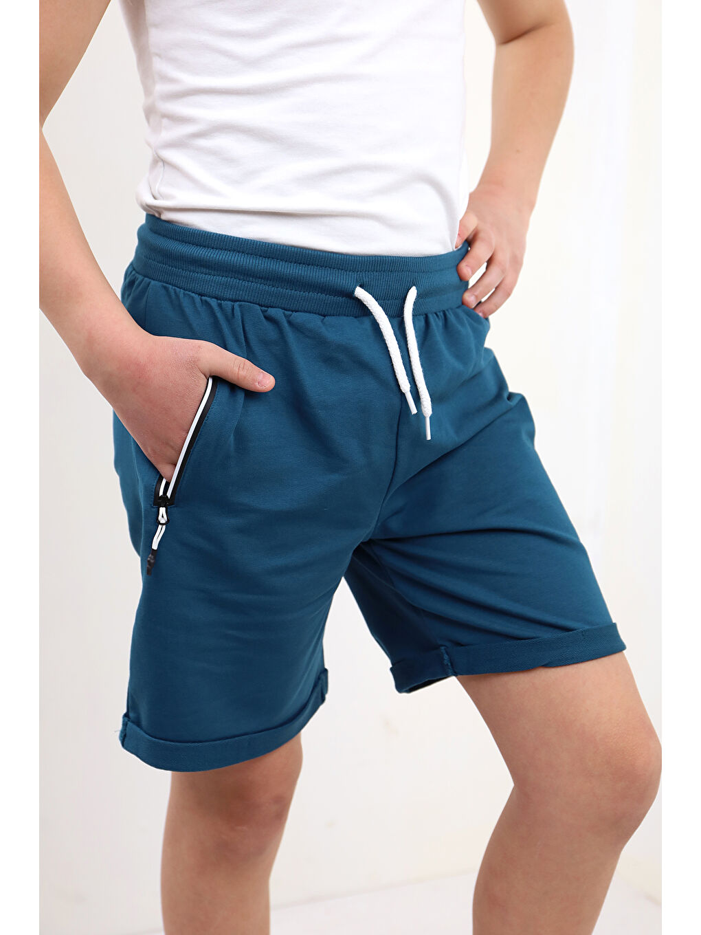 Petrol Erkek Çocuk Arka Cep Detaylı Sport Like Tnty Nakışlı Şort