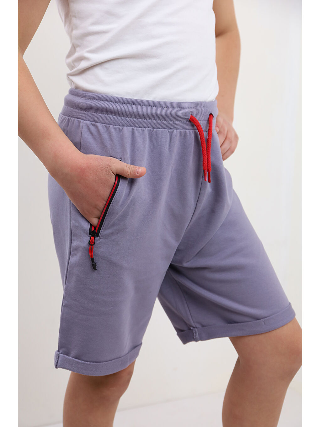 Gri Erkek Çocuk Arka Cep Detaylı Sport Like Tnty Nakışlı Şort