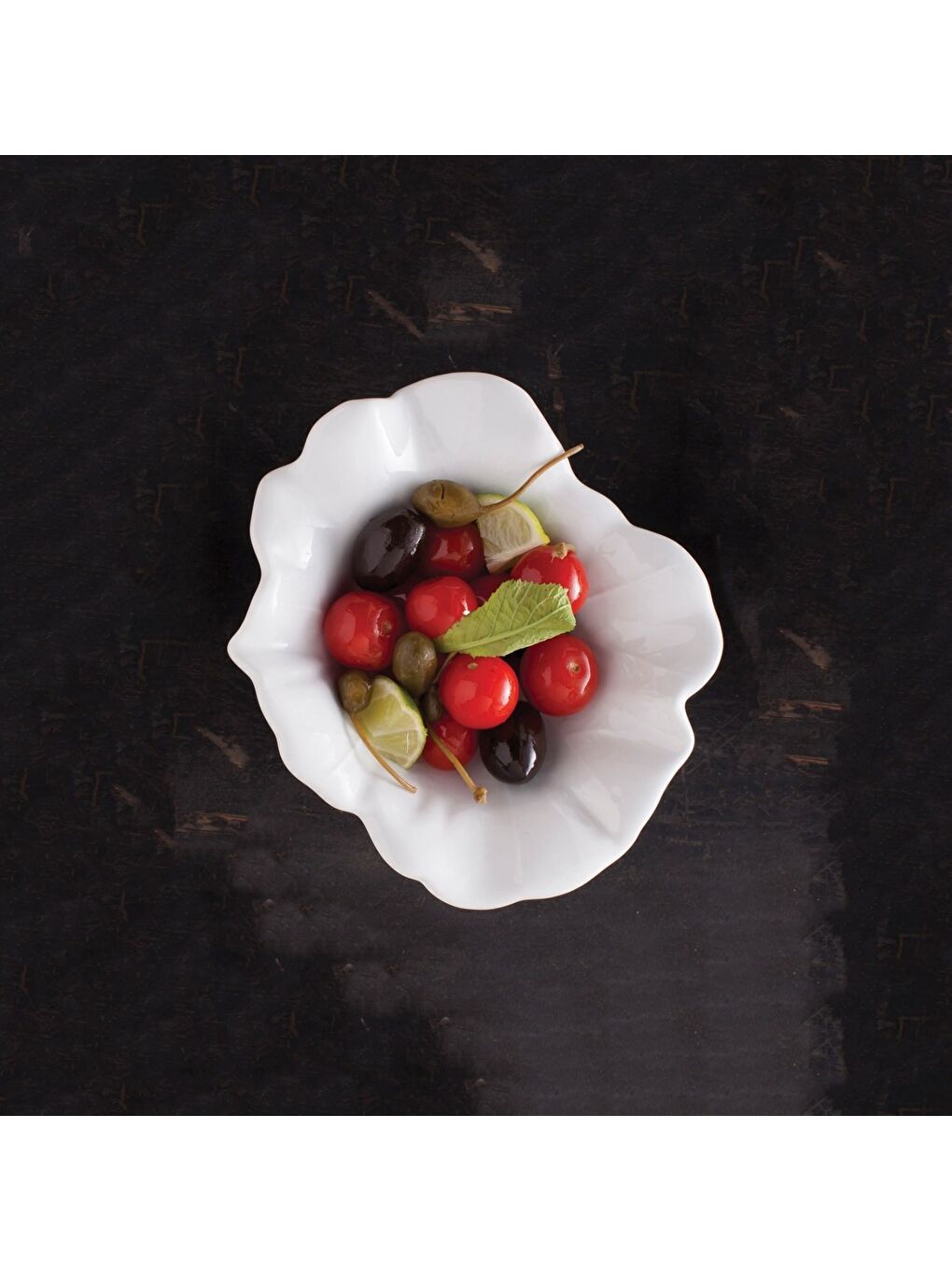 Beyaz 18 Cm Yaprak Şekerlik