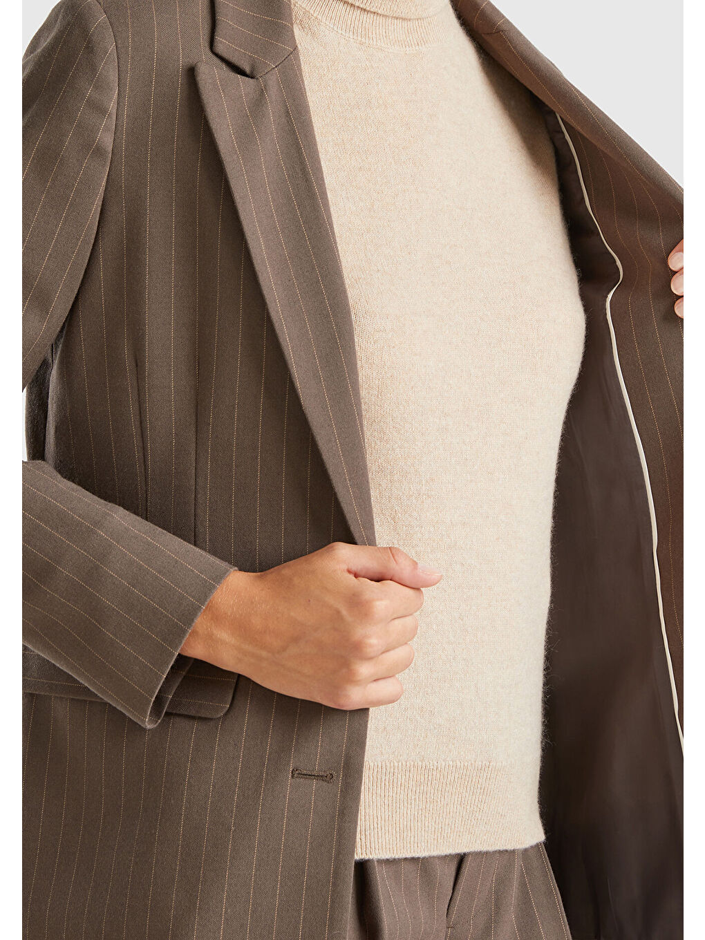 Kahverengi Kadın Taba Viskoz Karışımlı Düğme Kapamalı Çizgili Sivri Yaka Blazer Ceket-5