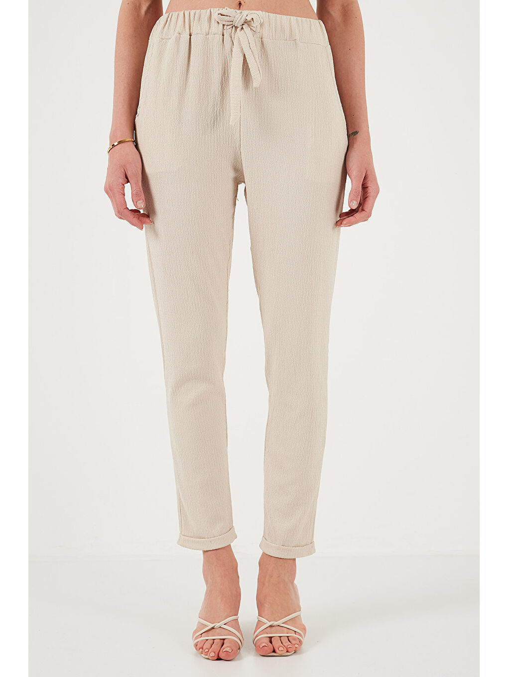 Bej Belden Bağlamalı Cepli Kısa Paça Dar Kesim Pantolon 5869017-3