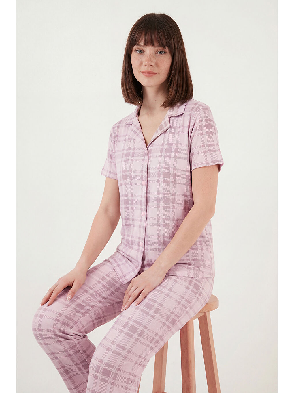 Pembe Desenli Yumuşak Dokulu Regular Fit Düğmeli Kısa Kollu Kadın Pijama Takımı 65750101Y-2