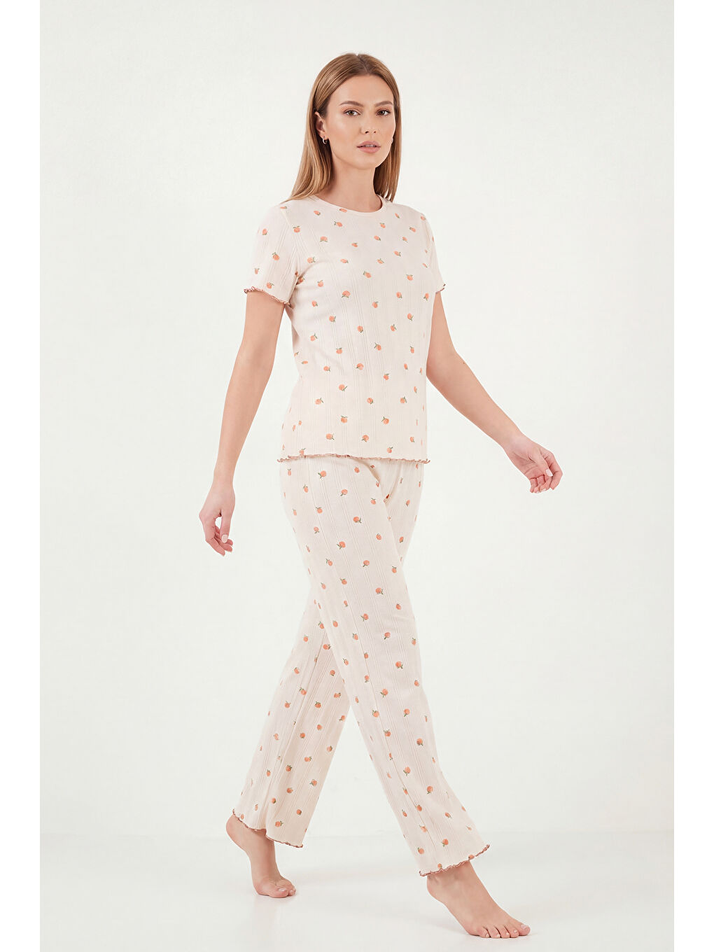 Ekru Pamuklu Regular Fit Bisiklet Yaka Kısa Kollu Desenli Rahat Pijama Takımı 65770753-1