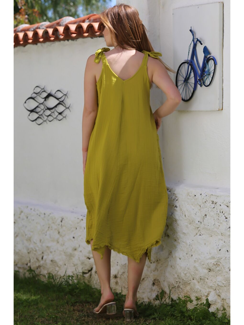 Yeşil Limon Küfü Rengi V Yaka Askılı Bağlamalı Cepli Pis Dikişli Müslin Asimetrik Dokuma Elbise 115 55-5