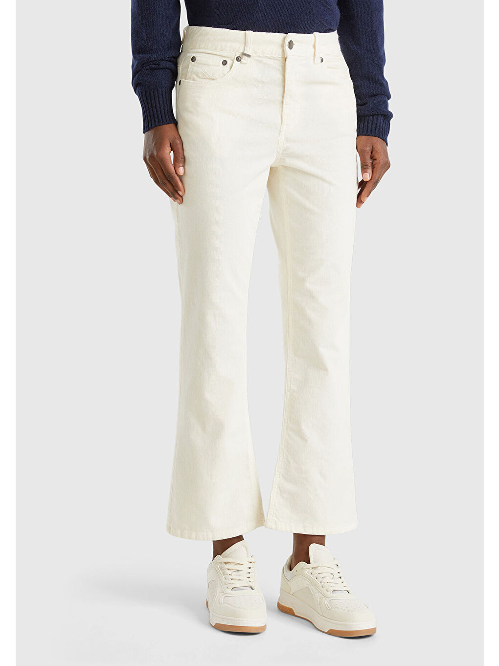 Kadın Beyaz Pamuk Karışımlı 5 Cepli Arkası Logo Etiketli Kadife Pantolon-1