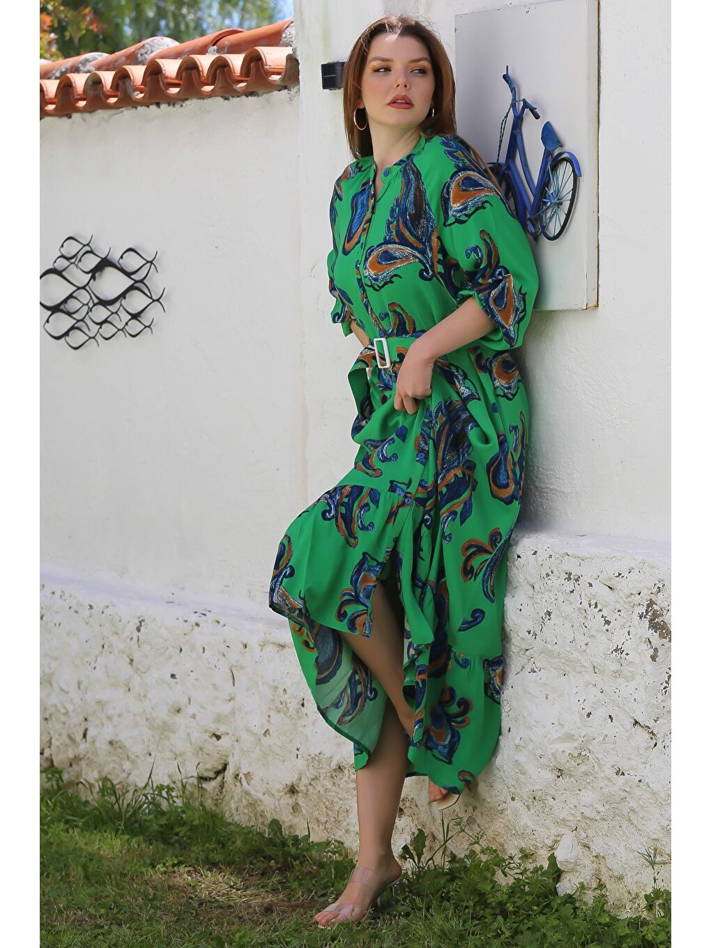 Yeşil Hakim Yaka Balon Kol Şal Desenli Düğmeli Eteği Fırfırlı Kemerli Casual Dokuma Elbise 145 65-1