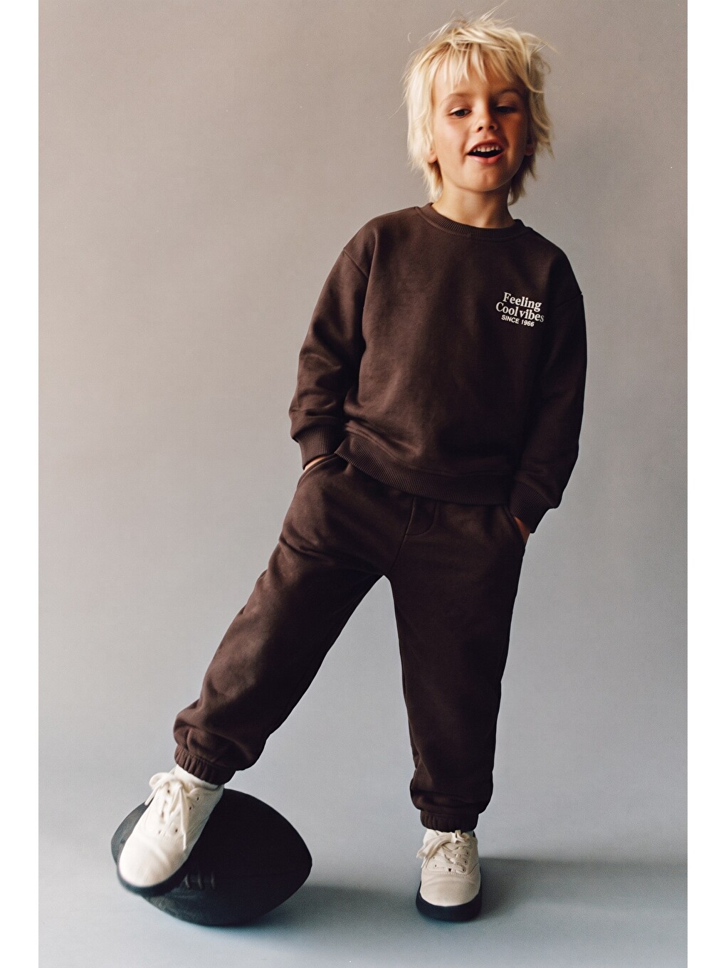 Çocuk Cool Vibes Baskılı Kahverengi Sweatshirt Ve Eşofman Altı Takımı