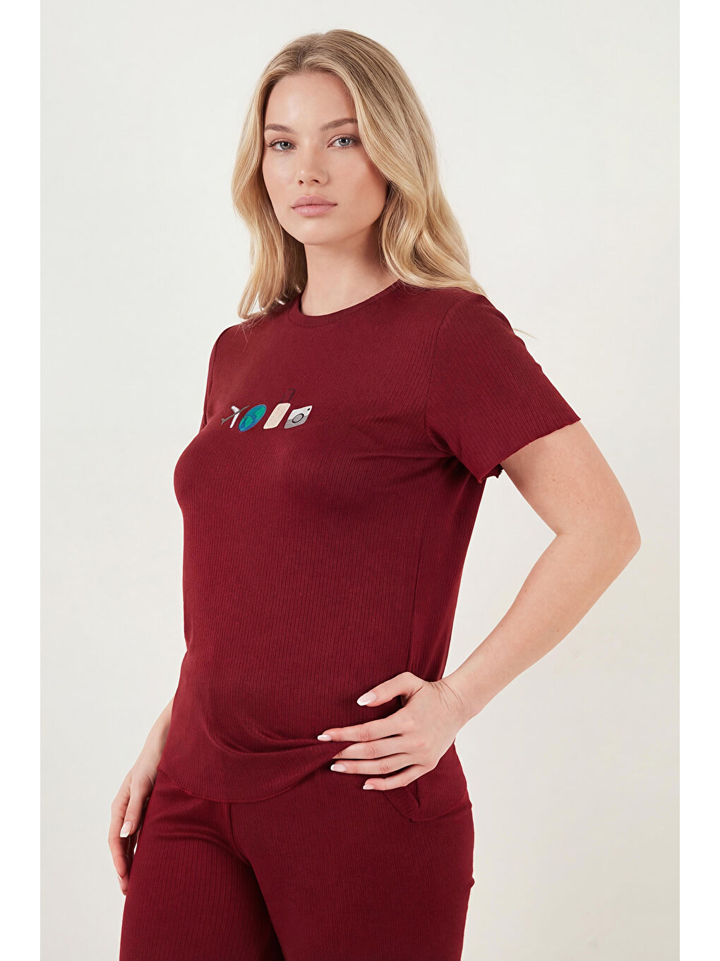 Bordo Regular Fit Desenli Bisiklet Yaka Kısa Kollu Kadın Pijama Takımı 65770823-3