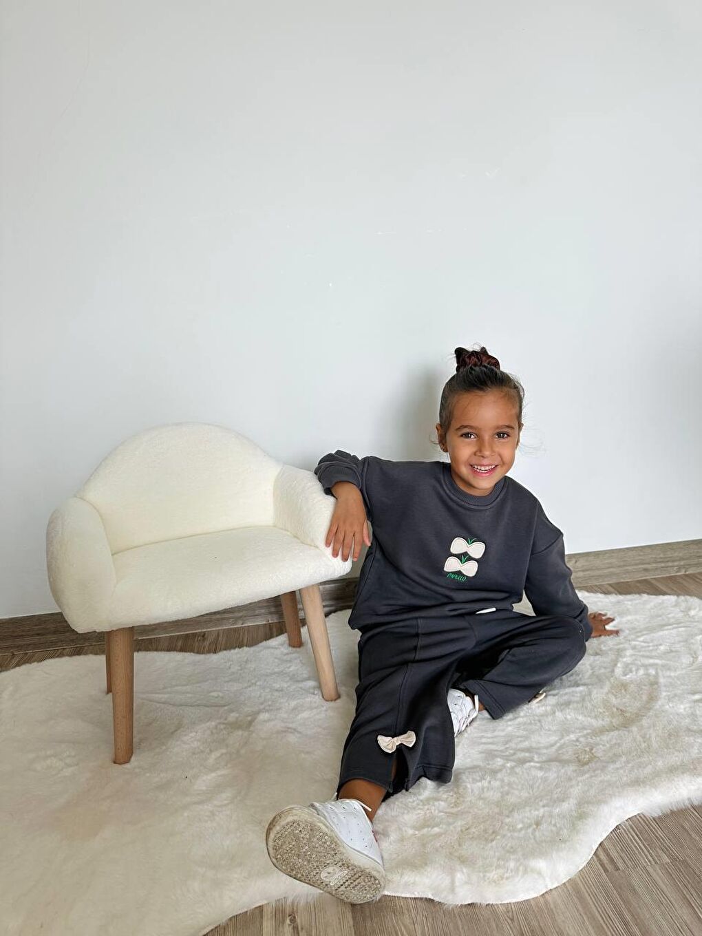 Siyah Kız Çocuk Pamuklu Füme Pembe Fiyonk Detaylı Eşofman Takımı-1