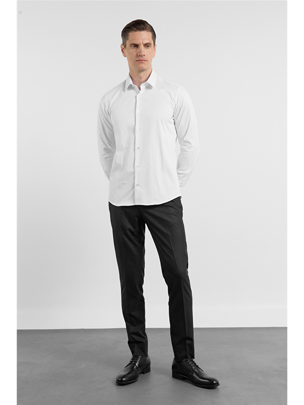 Beyaz Sert Yaka Uzun Kol Cepsiz Slim Fit Pamuklu Gömlek 1004255228-1